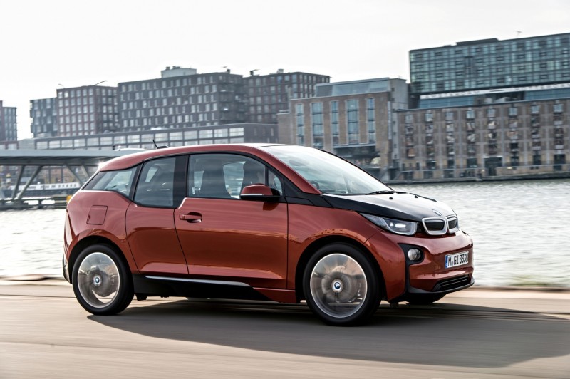 Car-Revs-Daily.com Mega Galleries - 2015 BMW i3 104