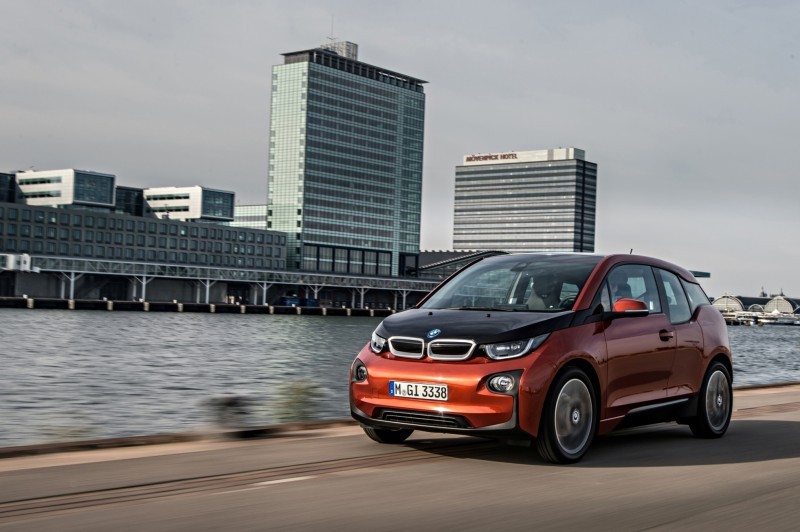 Car-Revs-Daily.com Mega Galleries - 2015 BMW i3 107