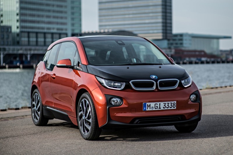 Car-Revs-Daily.com Mega Galleries - 2015 BMW i3 110