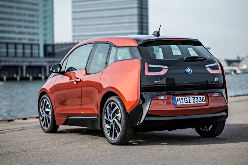 Car-Revs-Daily.com Mega Galleries - 2015 BMW i3 113