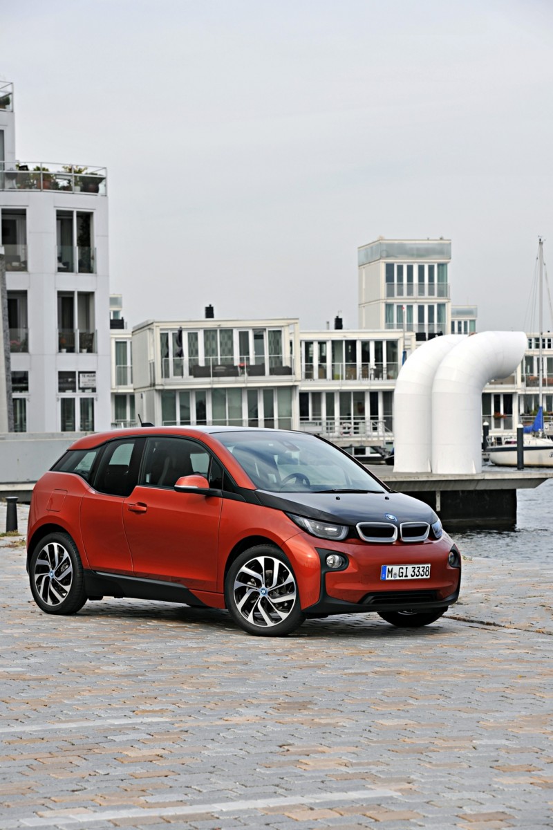 Car-Revs-Daily.com Mega Galleries - 2015 BMW i3 115