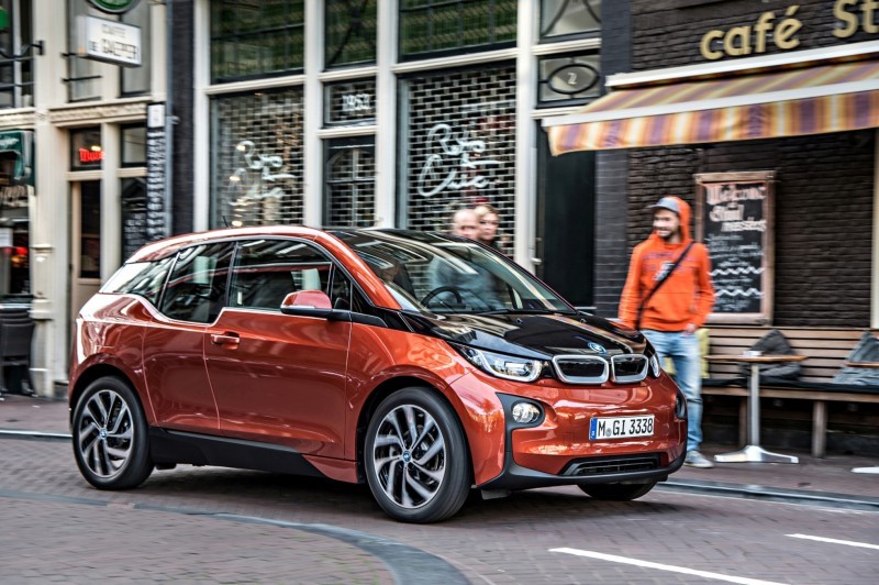 Car-Revs-Daily.com Mega Galleries - 2015 BMW i3 136