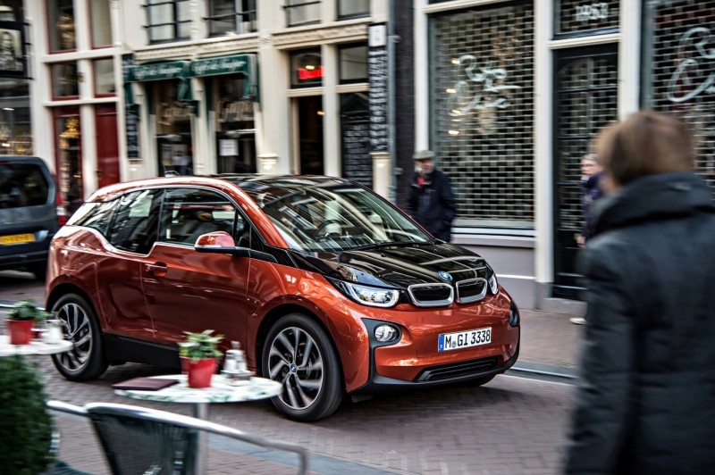 Car-Revs-Daily.com Mega Galleries - 2015 BMW i3 138