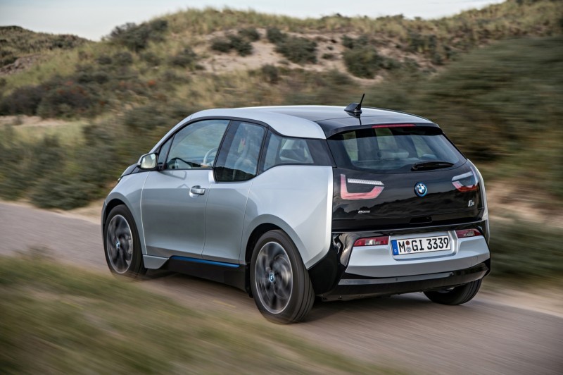 Car-Revs-Daily.com Mega Galleries - 2015 BMW i3 161