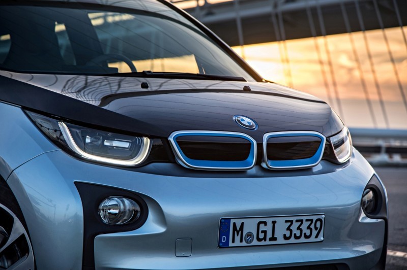 Car-Revs-Daily.com Mega Galleries - 2015 BMW i3 168