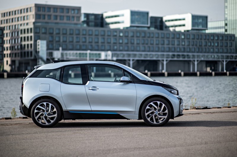 Car-Revs-Daily.com Mega Galleries - 2015 BMW i3 172