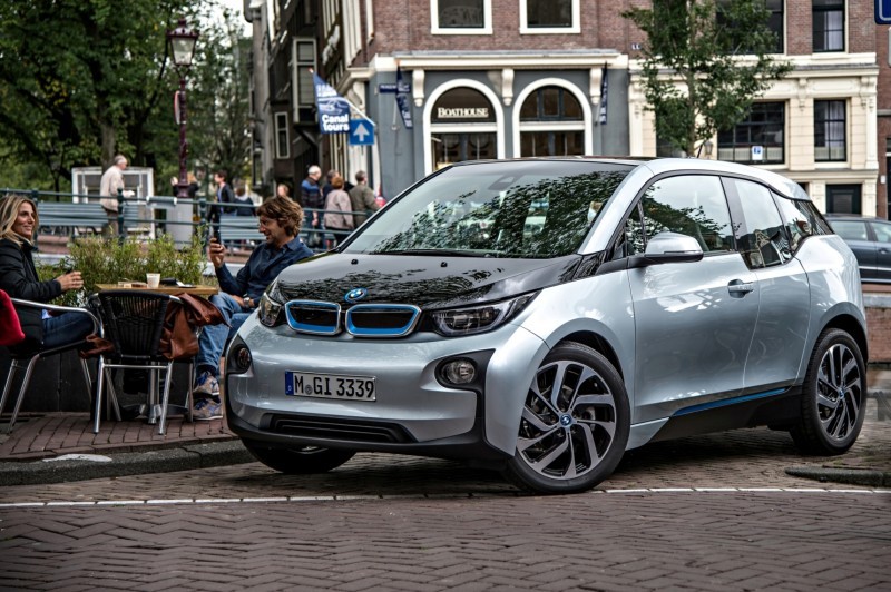 Car-Revs-Daily.com Mega Galleries - 2015 BMW i3 179