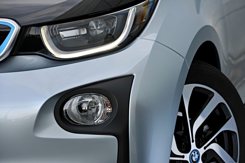 Car-Revs-Daily.com Mega Galleries - 2015 BMW i3 196