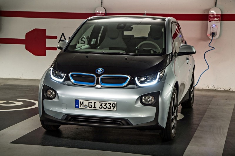 Car-Revs-Daily.com Mega Galleries - 2015 BMW i3 201