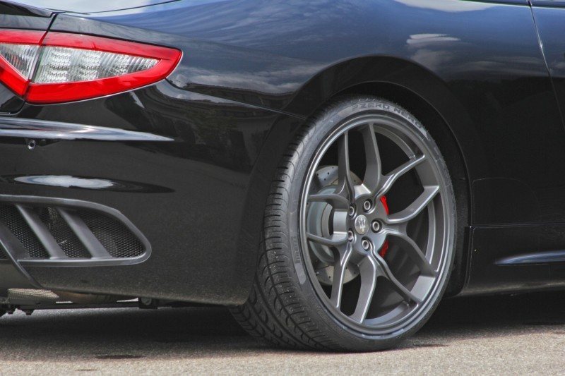 Car-Revs-Daily.com NOVITEC TRIDENTE Maserati GranCabrio MC Supercharged 9