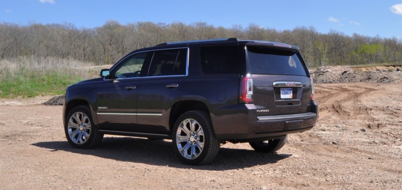 Car-Revs-Daily.com Reviews the 2015 GMC Yukon Denali 31