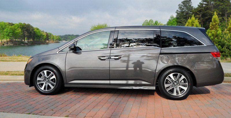 Car-Revs-Daily.com Road Test Review - 2014 Honda Odyssey Touring Elite 11