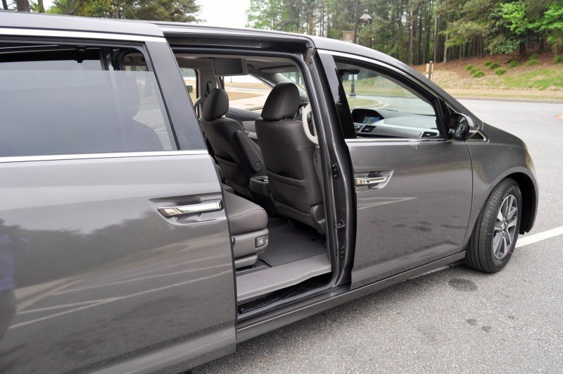 Car-Revs-Daily.com Road Test Review - 2014 Honda Odyssey Touring Elite 27