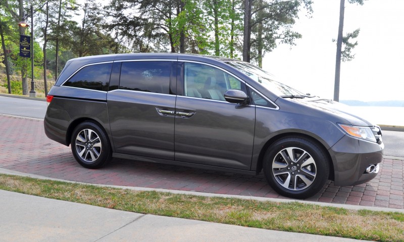 Car-Revs-Daily.com Road Test Review - 2014 Honda Odyssey Touring Elite 3