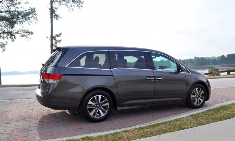 Car-Revs-Daily.com Road Test Review - 2014 Honda Odyssey Touring Elite 4