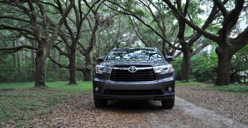 Car-Revs-Daily.com Road Test Review - 2014 Toyota Highlander XLE V6 15