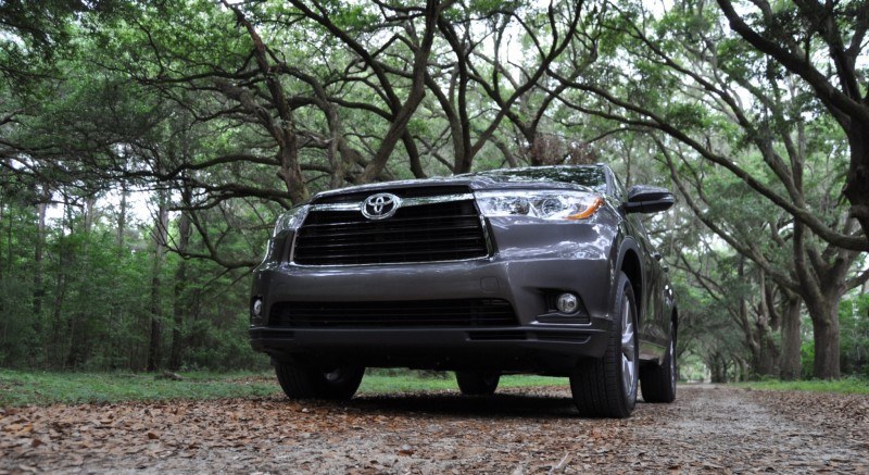 Car-Revs-Daily.com Road Test Review - 2014 Toyota Highlander XLE V6 17