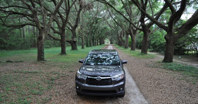 Car-Revs-Daily.com Road Test Review - 2014 Toyota Highlander XLE V6 19