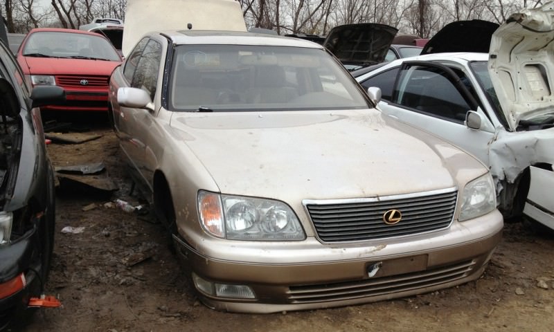 IMG_0866 junkyard 2000 Lexus LS430 murder interior lol_8232035397_l