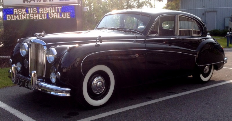 Iconic Classic - 1959 JAGUAR Mark IX Is Blue-Blood Royalty With Most Divine Cabin of the 1950s 14