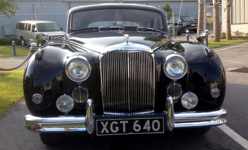 Iconic Classic - 1959 JAGUAR Mark IX Is Blue-Blood Royalty With Most Divine Cabin of the 1950s 2