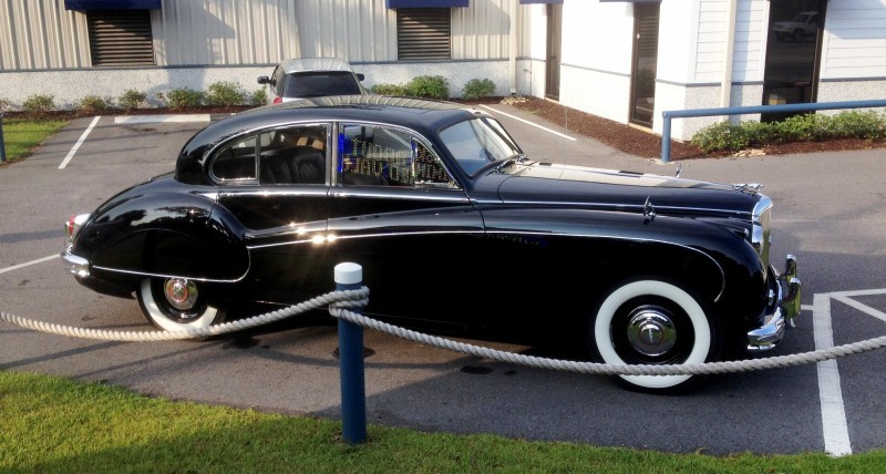 Iconic Classic - 1959 JAGUAR Mark IX Is Blue-Blood Royalty With Most Divine Cabin of the 1950s 4