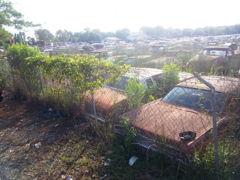 Junkyard Jems - Americana - 1961 Thunderbird, New Yorker, Mustangs and Rusty Tractors 45