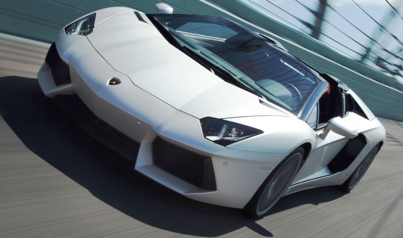 Lamborghini_Aventador_Roadster_LP_700-4