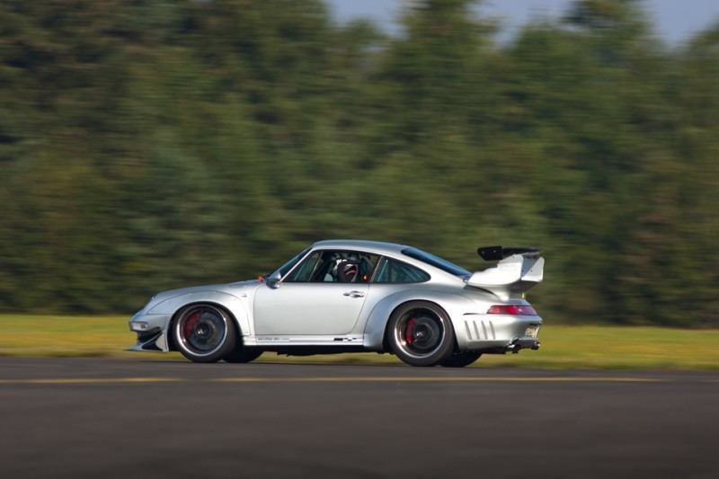 McChip-DKR Porsche 993 GT2 Mc600 38