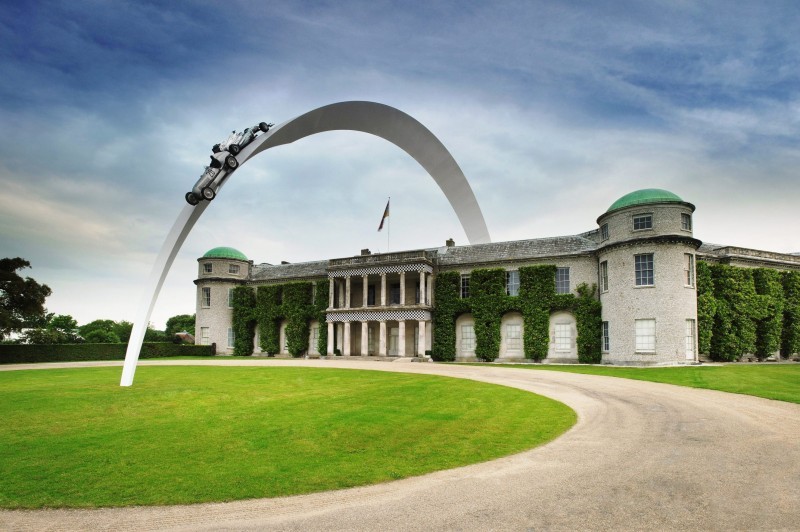 Mercedes-Benz 2014 Goodwood Sculpture Is Huge, But Predictably Joyless 13