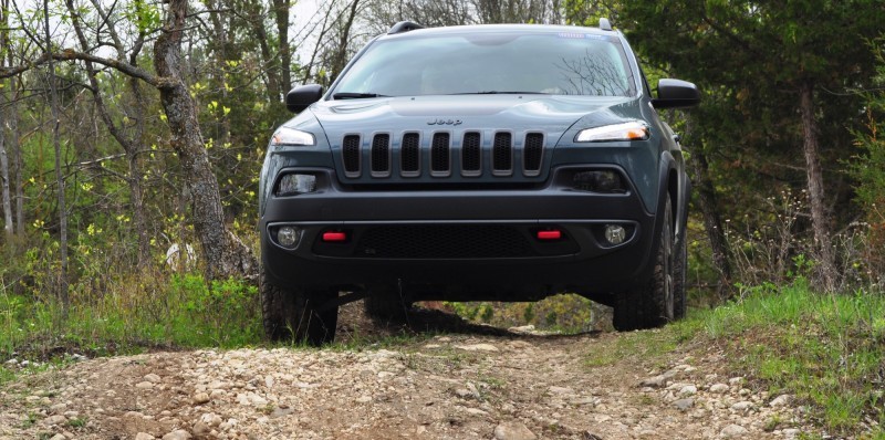 Off-Road Test Review - 2014 Jeep Cherokee Trailhawk On Some Tough and Rocky Trails 2