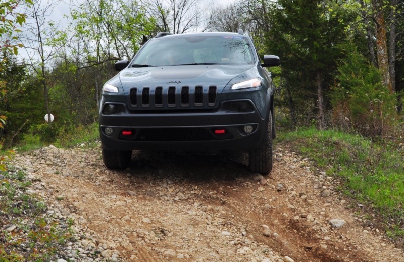 Off-Road Test Review - 2014 Jeep Cherokee Trailhawk On Some Tough and Rocky Trails 5