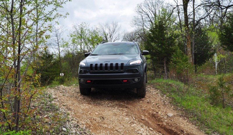 Off-Road Test Review - 2014 Jeep Cherokee Trailhawk On Some Tough and Rocky Trails 6