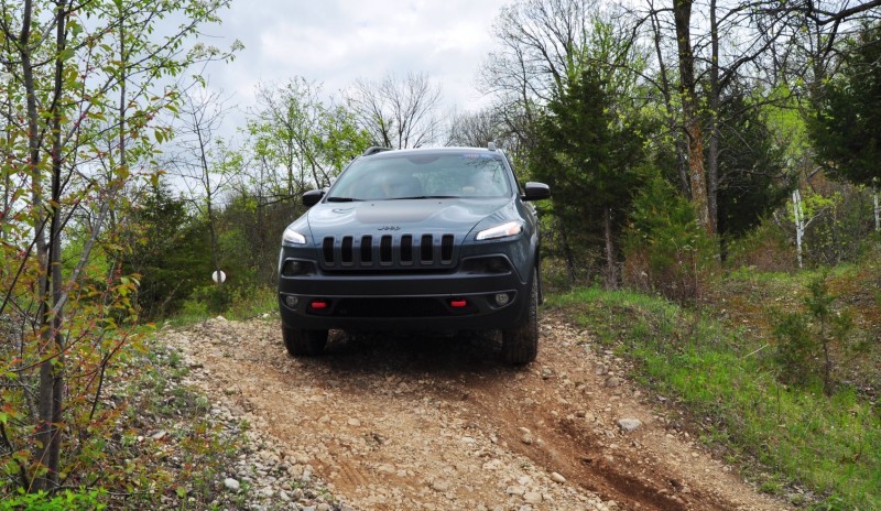 Off-Road Test Review - 2014 Jeep Cherokee Trailhawk On Some Tough and Rocky Trails 7