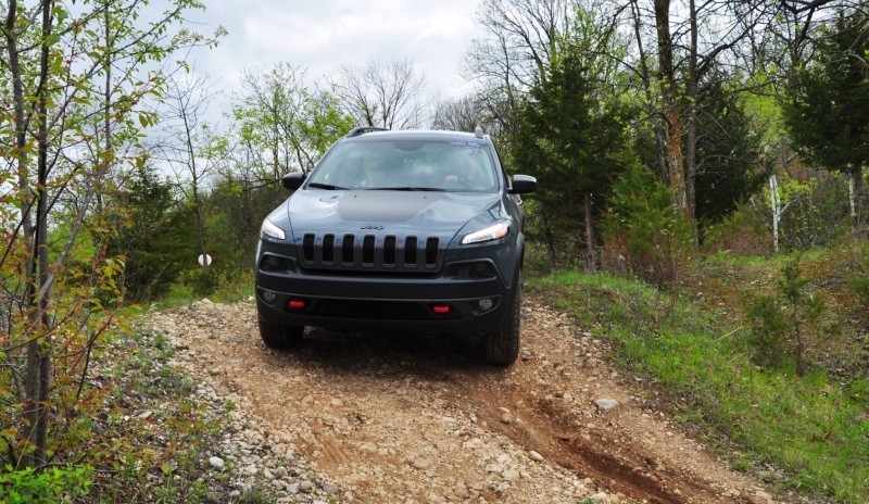 Off-Road Test Review - 2014 Jeep Cherokee Trailhawk On Some Tough and Rocky Trails 8