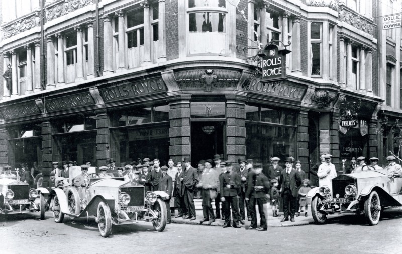 Past and Future Perfect - Rolls-Royce Is Evergreen in 111-Year History - 111 RARE Photos To Celebrate 25