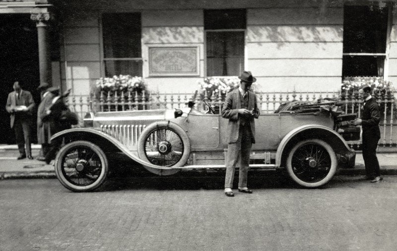 Past and Future Perfect - Rolls-Royce Is Evergreen in 111-Year History - 111 RARE Photos To Celebrate 27