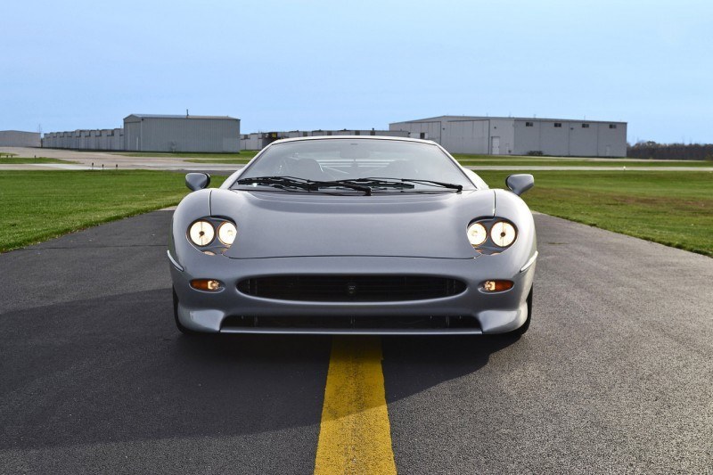 Supercar Icons - 1992 JAGUAR XJ220 Still Enchants the Eye and Mind, 22 Years Later 36