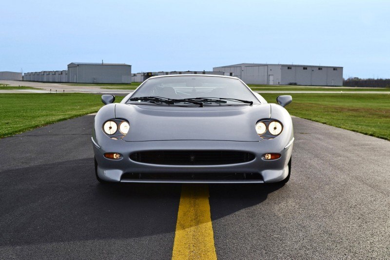 Supercar Icons - 1992 JAGUAR XJ220 Still Enchants the Eye and Mind, 22 Years Later 38