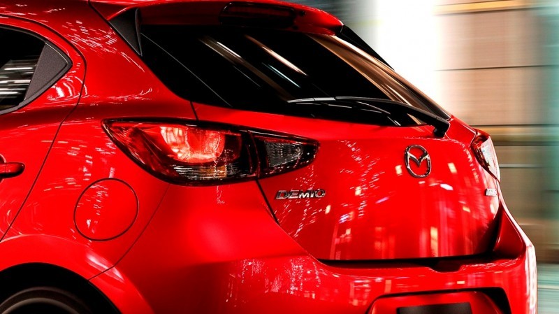 mazda2_cut003_mjo_high_de_soul_red