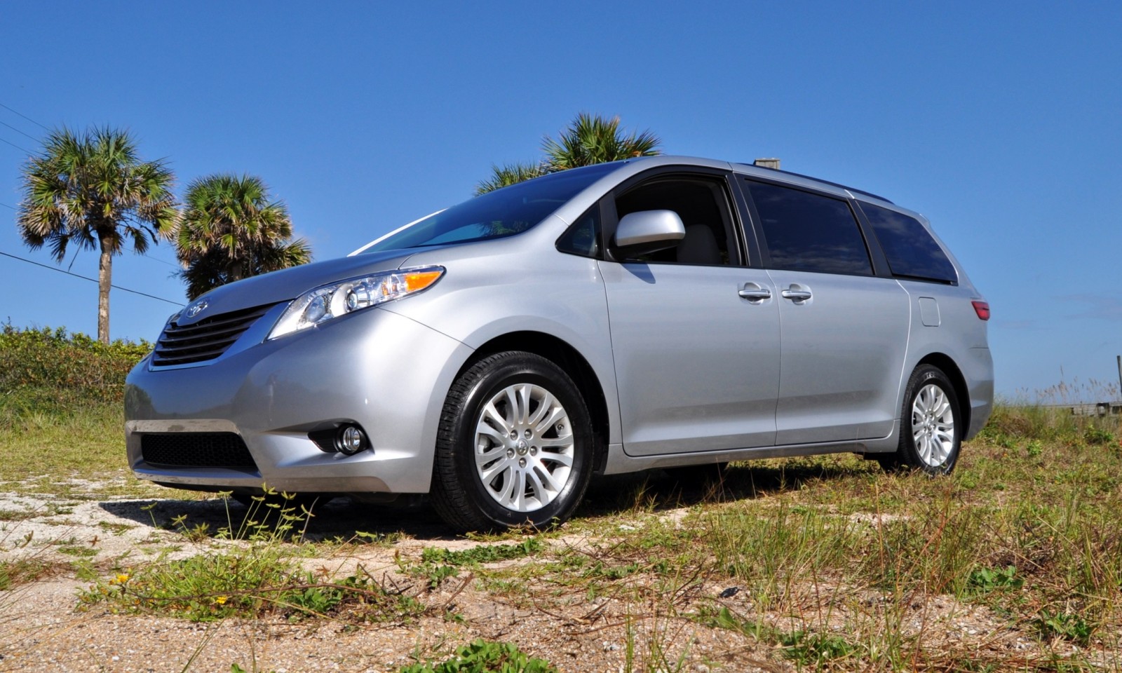 2015 Toyota Sienna XLE Premium AWD Review