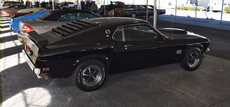 1969 Ford Mustang BOSS 429 in Raven Black 20