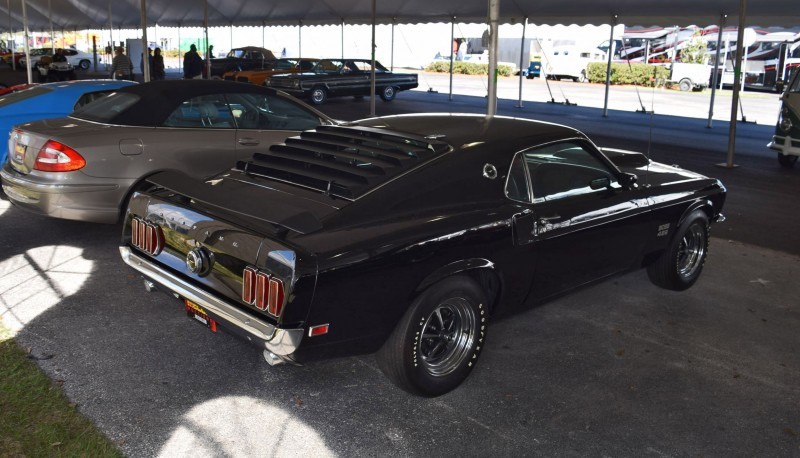 1969 Ford Mustang BOSS 429 in Raven Black 21