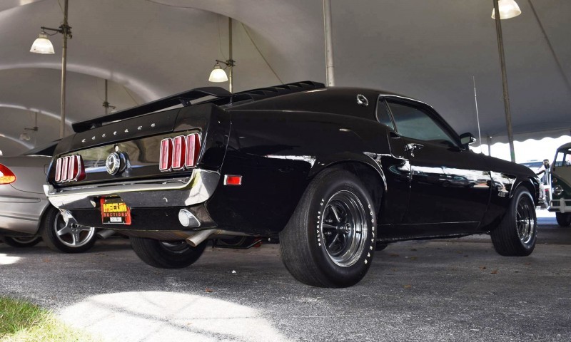 1969 Ford Mustang BOSS 429 in Raven Black 23