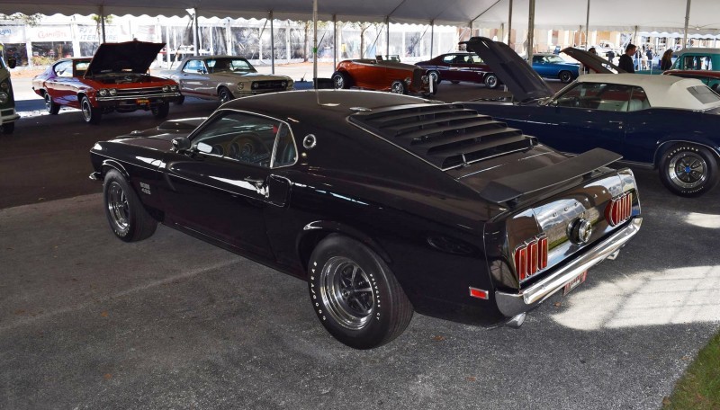 1969 Ford Mustang BOSS 429 in Raven Black 24