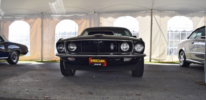 1969 Ford Mustang BOSS 429 in Raven Black 32