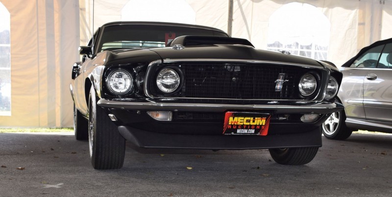 1969 Ford Mustang BOSS 429 in Raven Black 4