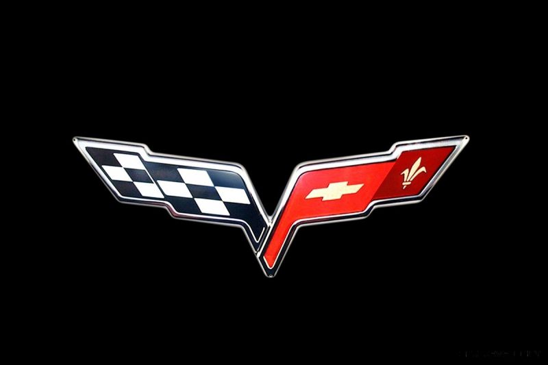 2005 Corvette Crossed Flag Logo