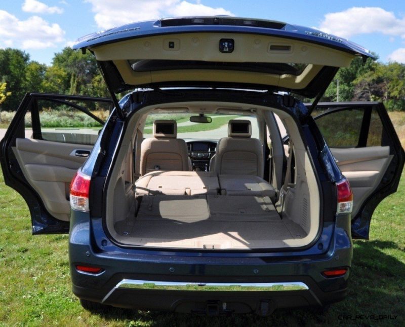 2014 Nissan Pathfinder Platinum Inside and Out9