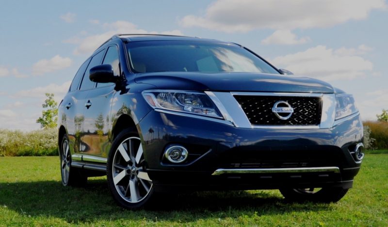 2014 Nissan Pathfinder Platinum Inside and Out92